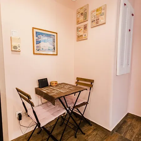 Cozy Place Near Acropolis! Athens